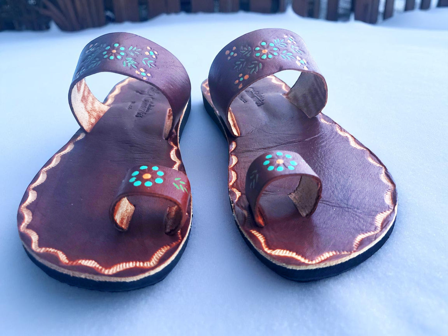 Brown soft leather handmade toe-ring sandals with  durable lightweight outsoles and hand-painted floral pattern