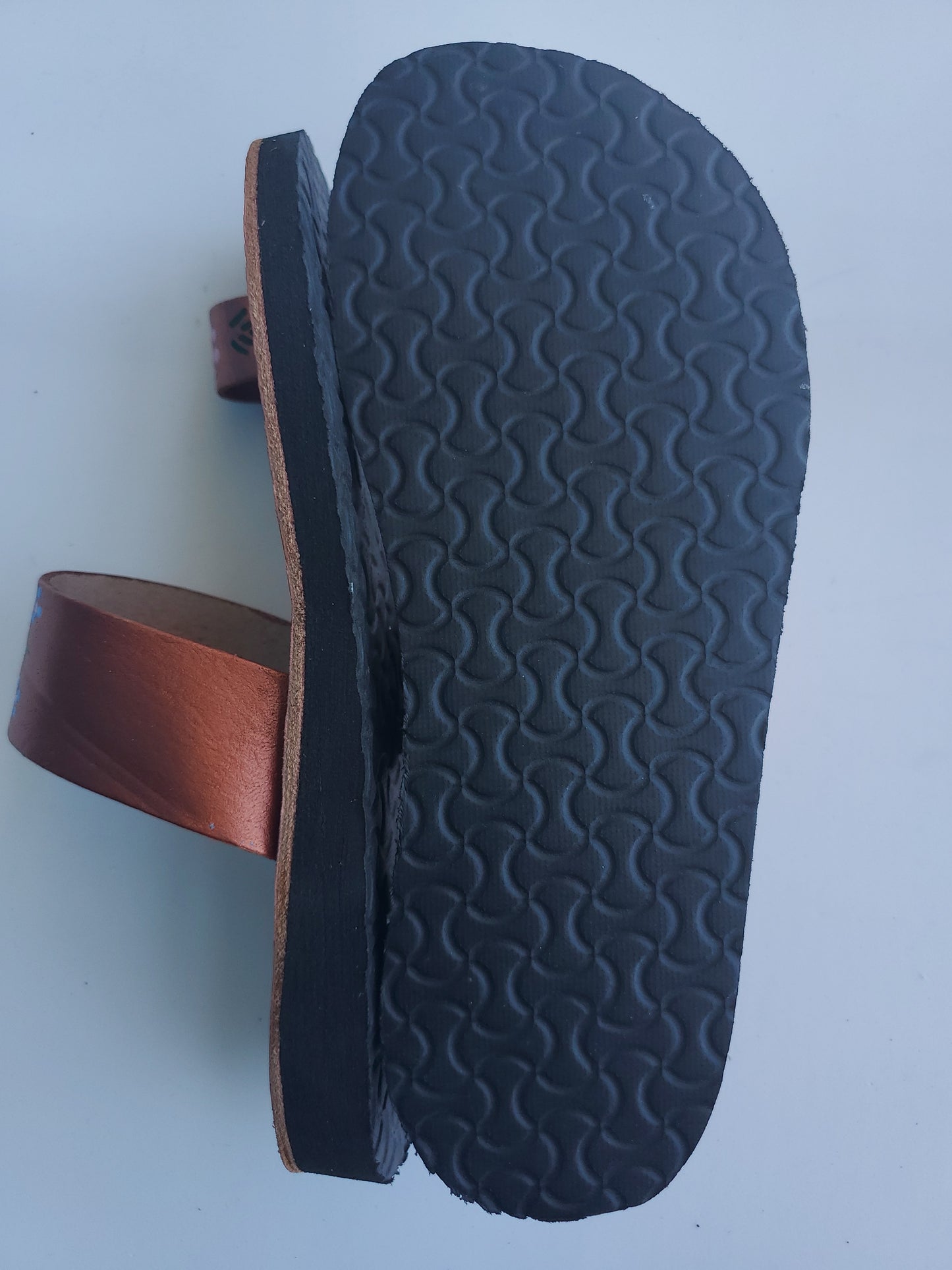 Copper color soft leather handmade toe-ring sandals with  durable lightweight outsoles and hand-painted floral pattern